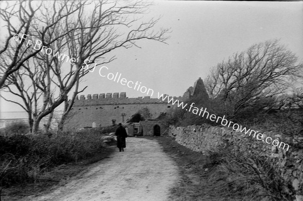 MURRISK ABBEY : APPROACH FROM ROAD